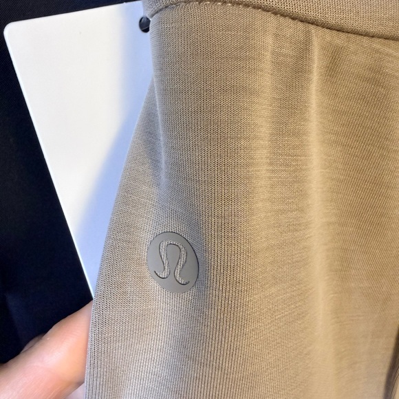 NWT Lululemon Softstreme Classic-Fit High-Rise Jogger Size Small Warm Ash Grey - Picture 7 of 12
